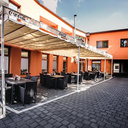 Hotel U Kostela Modrice Luaran gambar