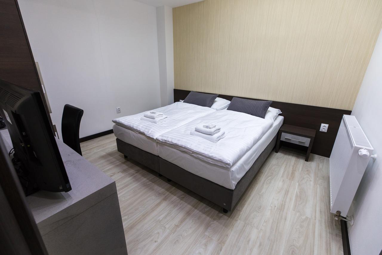 Hotel U Kostela Modrice Luaran gambar